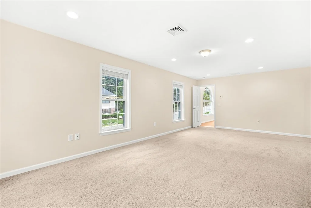 4 bed, 2 bath apartment for rent at 18 Grant Rd, Winchester — photo 22 of 42