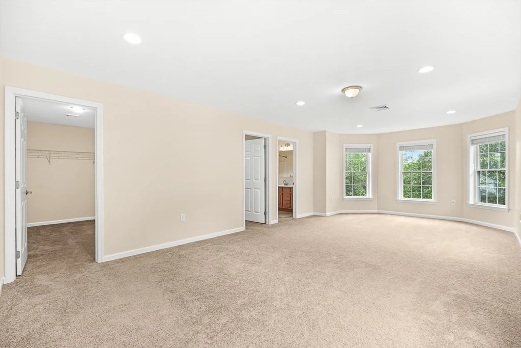 4 bed, 2 bath apartment for rent at 18 Grant Rd, Winchester — photo 20 of 42