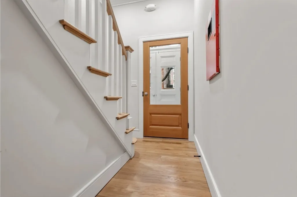 2 bed, 1 bath apartment for rent at 18 Grove St Unit 1, Beacon Hill — photo 13 of 17