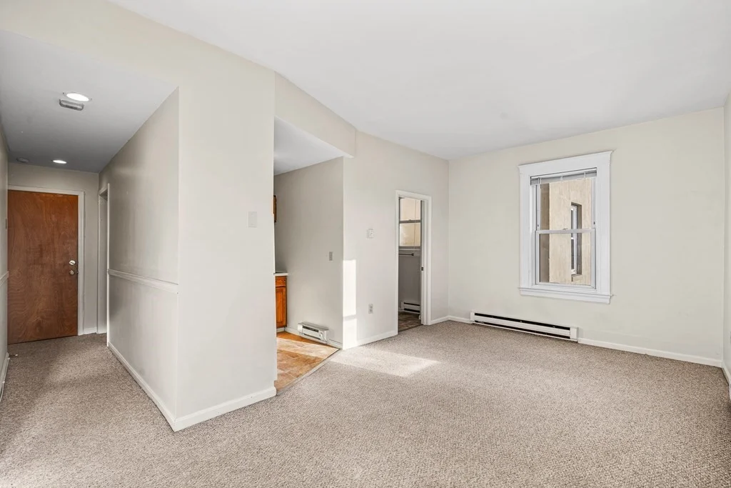 1 bed, 1 bath apartment for rent at 18 Grove St Unit 5, Wellesley — photo 4 of 8