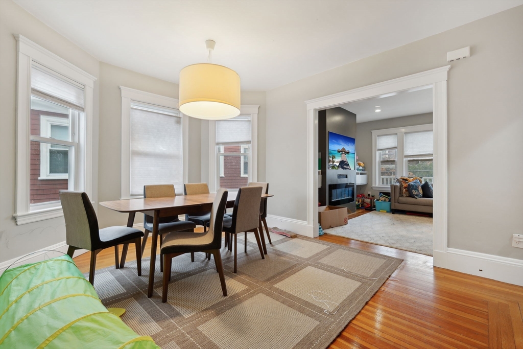 5 bed, 2 bath apartment for rent at 18 Hamilton Rd Unit 18, Somerville — photo 7 of 26