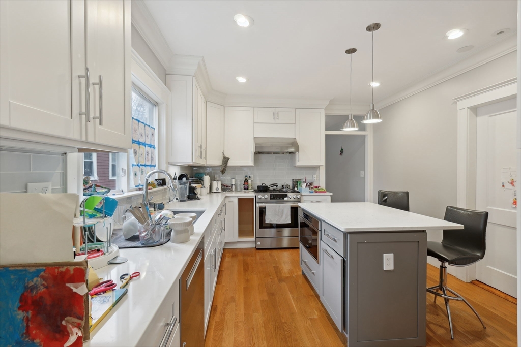 5 bed, 2 bath apartment for rent at 18 Hamilton Rd Unit 18, Somerville — photo 10 of 26