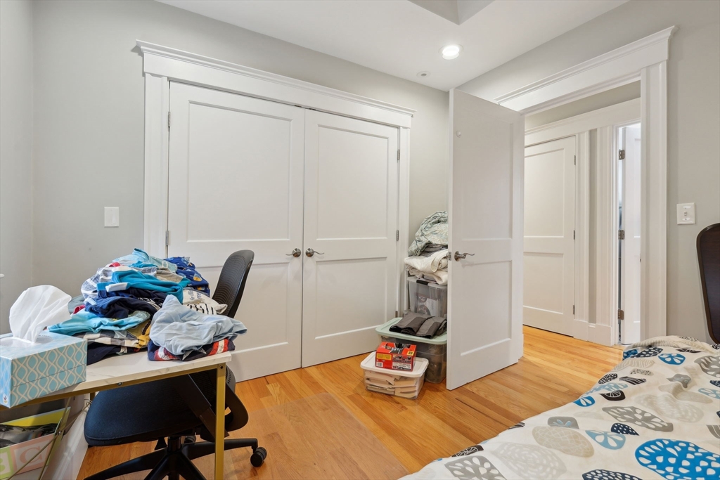 5 bed, 2 bath apartment for rent at 18 Hamilton Rd Unit 18, Somerville — photo 18 of 26