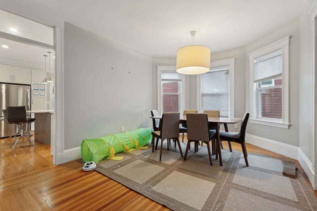 5 bed, 2 bath apartment for rent at 18 Hamilton Rd Unit 18, Somerville — photo 6 of 26