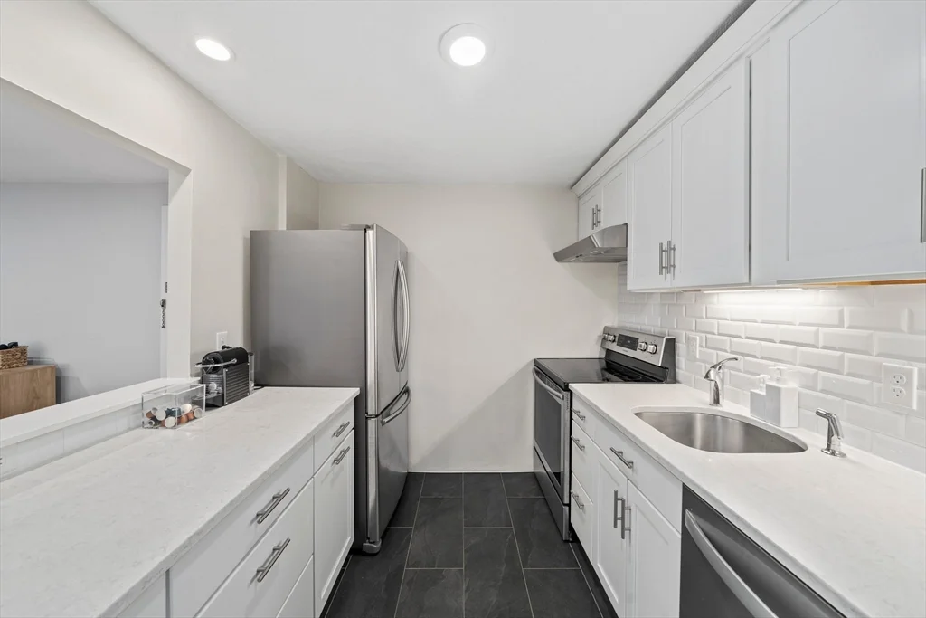 2 bed, 1 bath apartment for rent at 18 Hamilton Rd Unit 508, Arlington — photo 11 of 25