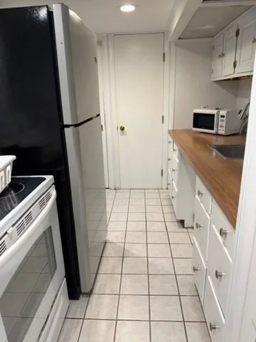 1 bed, 1 bath apartment for rent at 18 Harwood Rd Unit 2, Natick — photo 2 of 15