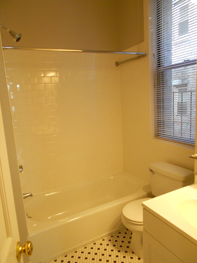 2 bed, 1 bath apartment for rent at 18 Haviland St Unit 19, Fenway — photo 2 of 5
