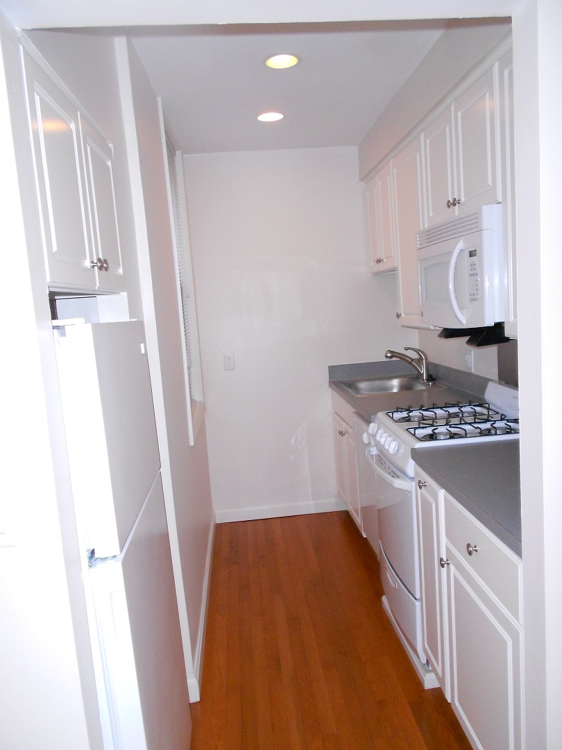 2 bed, 1 bath apartment for rent at 18 Haviland St Unit 19, Fenway — photo 4 of 5