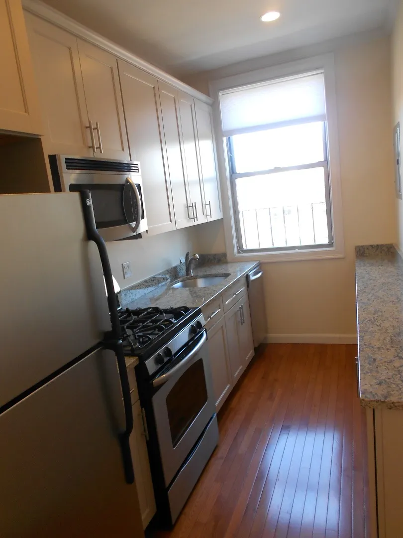 2 bed, 1 bath apartment for rent at 18 Haviland St Unit 44, Fenway — photo 2 of 8