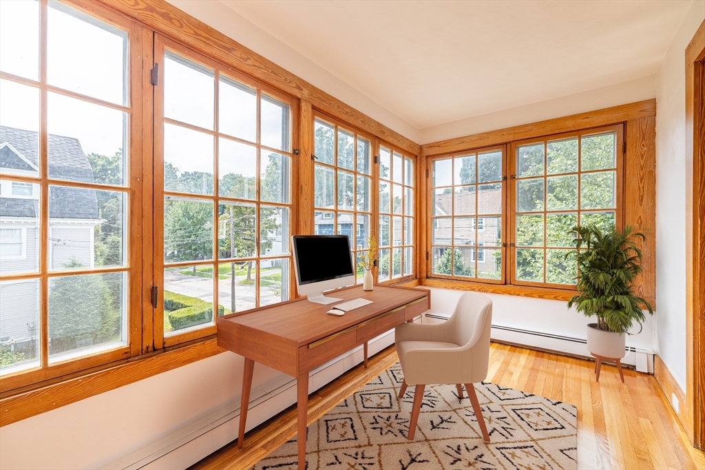 3 bed, 1 bath apartment for rent at 18 Hawthorn Rd Unit 2, Milton — photo 5 of 27