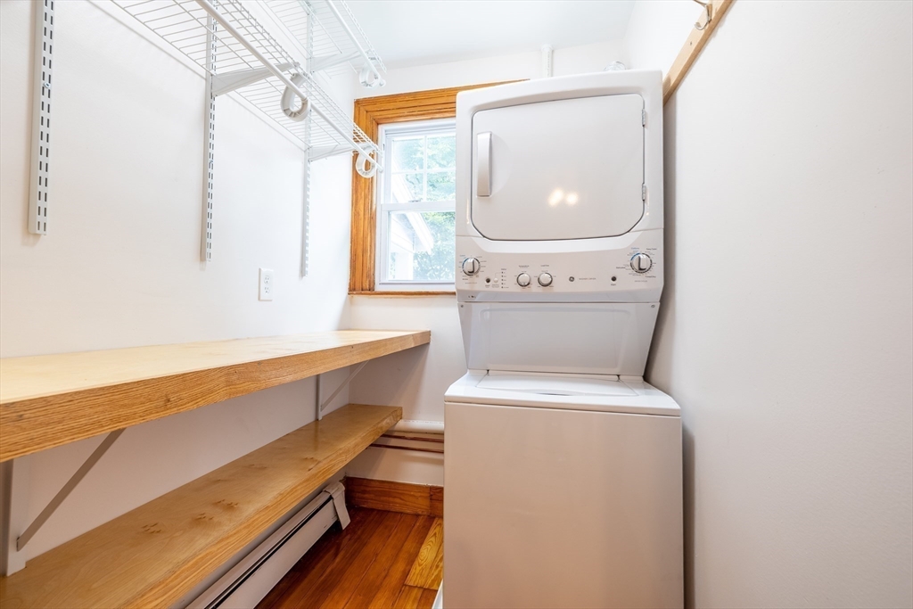 3 bed, 1 bath apartment for rent at 18 Hawthorn Rd Unit 2, Milton — photo 15 of 27
