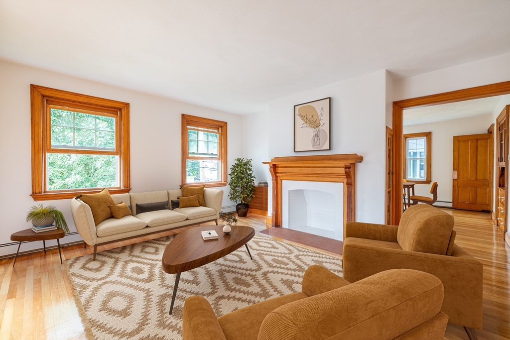 3 bed, 1 bath apartment for rent at 18 Hawthorn Rd Unit 2, Milton — photo 3 of 27