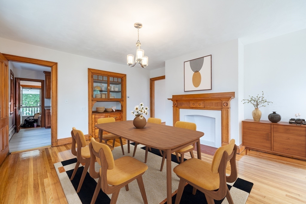 3 bed, 1 bath apartment for rent at 18 Hawthorn Rd Unit 2, Milton — photo 6 of 27
