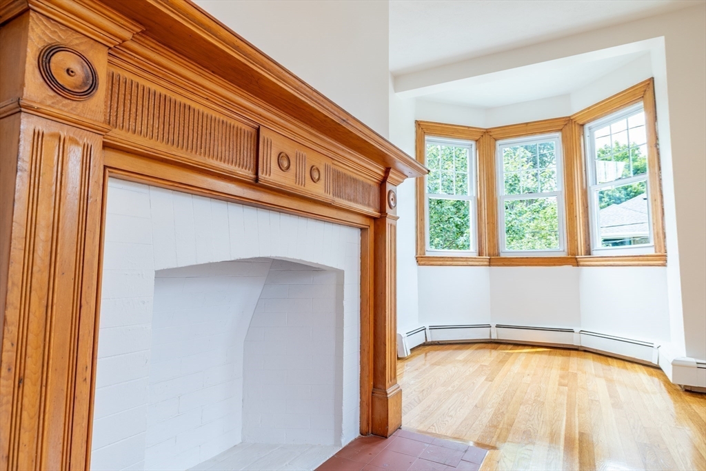 3 bed, 1 bath apartment for rent at 18 Hawthorn Rd Unit 2, Milton — photo 8 of 27