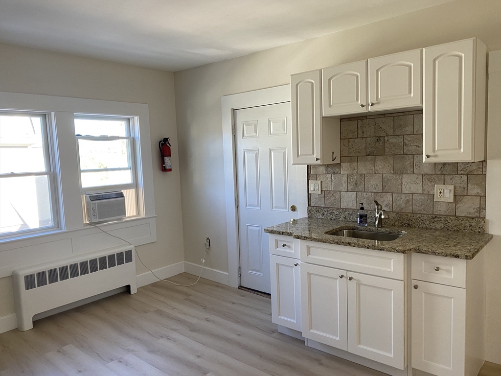 2 bed, 1 bath apartment for rent at 18 Highland Ter Unit 18, Needham — photo 5 of 14