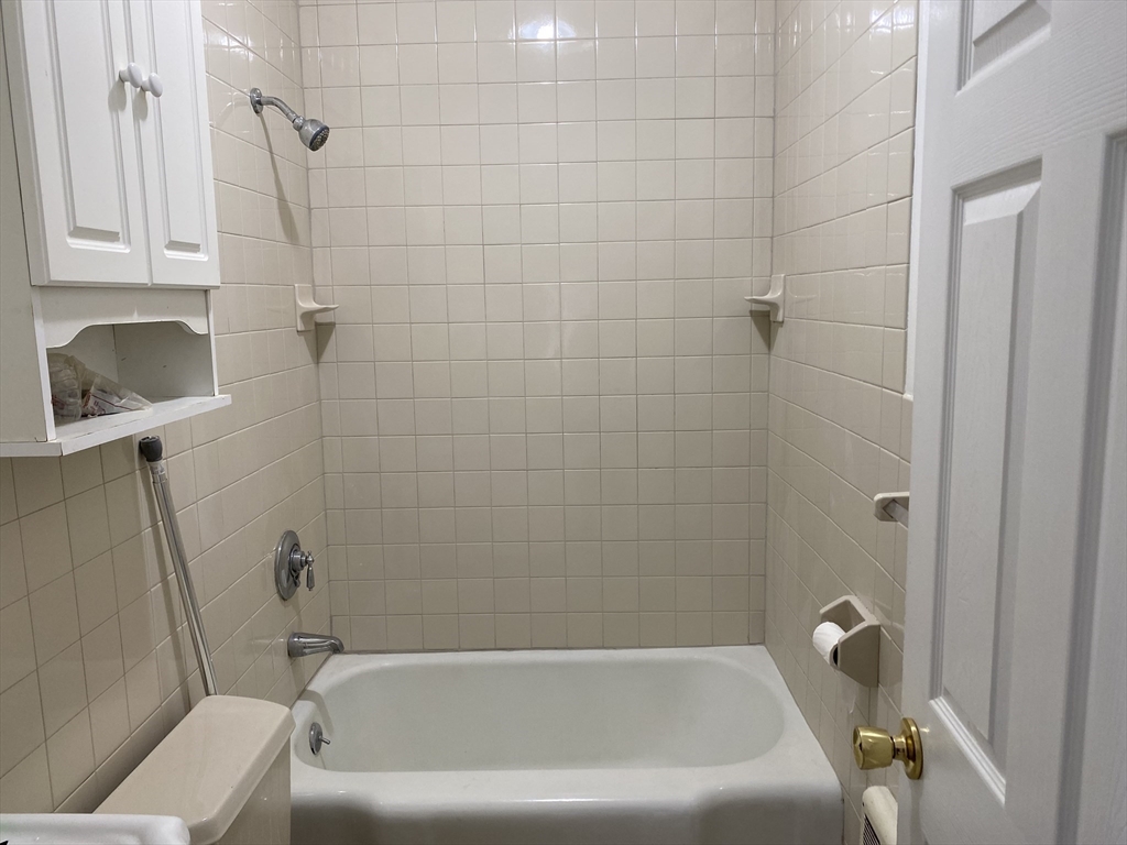 2 bed, 1 bath apartment for rent at 18 Highland Ter Unit 18, Needham — photo 14 of 14