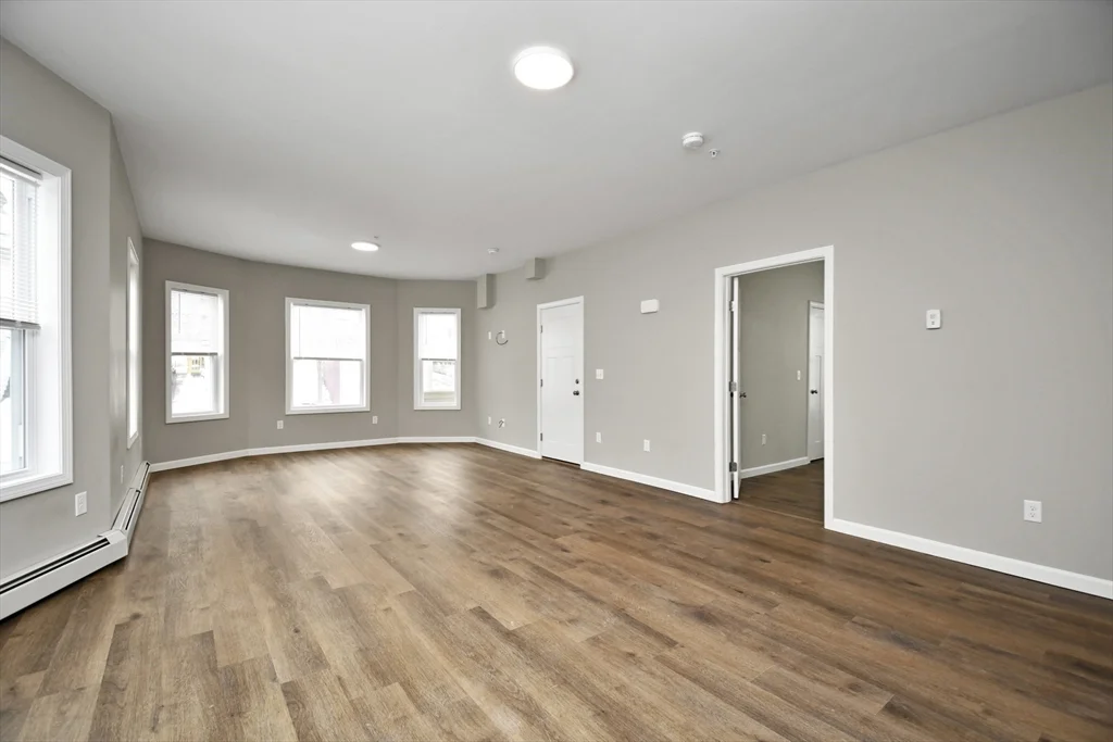 3 bed, 2 bath apartment for rent at 18 Hitchcock Rd Unit Apt 1, Worcester — photo 13 of 27