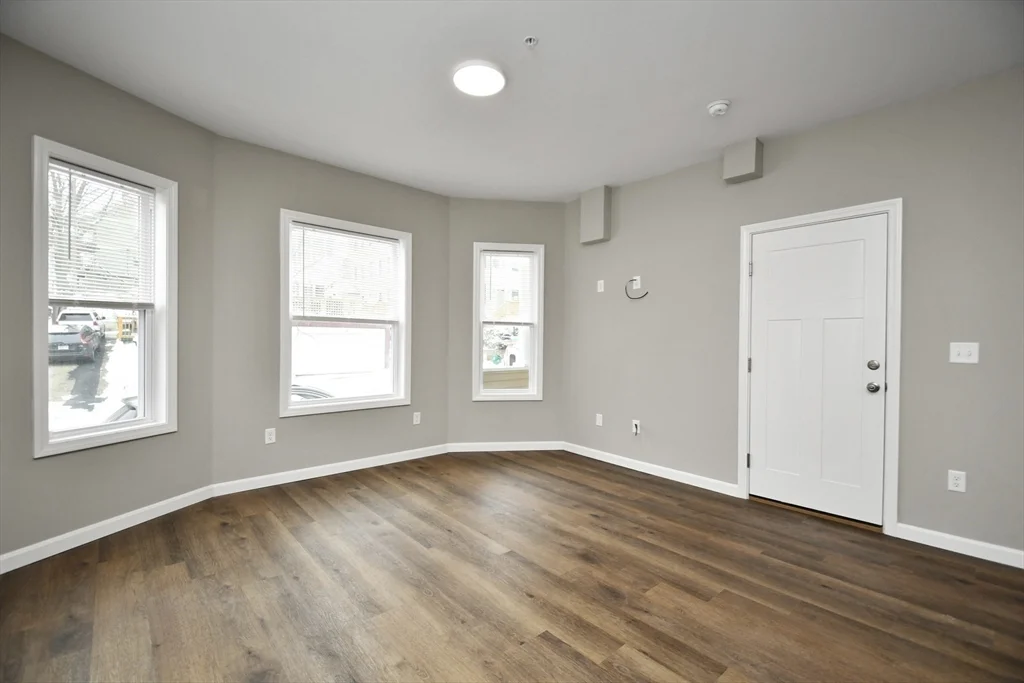 3 bed, 2 bath apartment for rent at 18 Hitchcock Rd Unit Apt 1, Worcester — photo 9 of 27