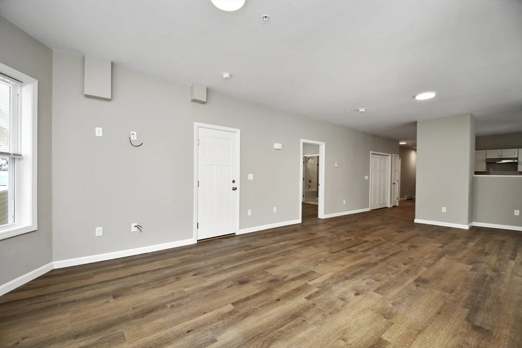 3 bed, 2 bath apartment for rent at 18 Hitchcock Rd Unit Apt 1, Worcester — photo 11 of 27