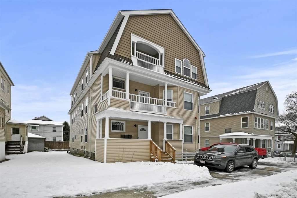 3 bed, 1 bath apartment for rent at 18 Hitchcock Rd Unit Apt 2, Worcester