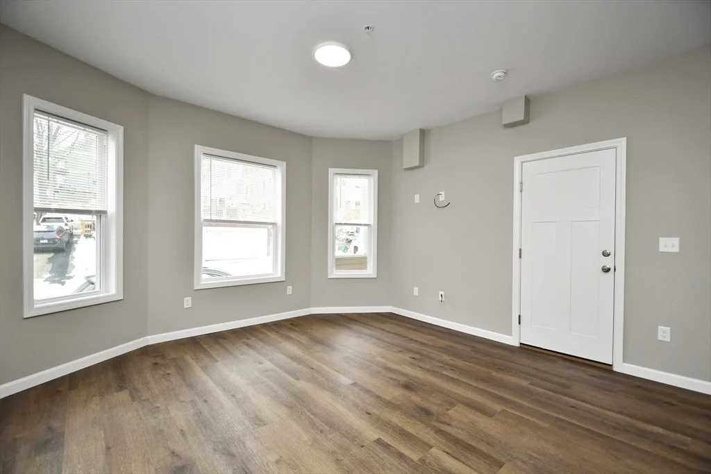 3 bed, 1 bath apartment for rent at 18 Hitchcock Rd Unit Apt 2, Worcester — photo 8 of 23