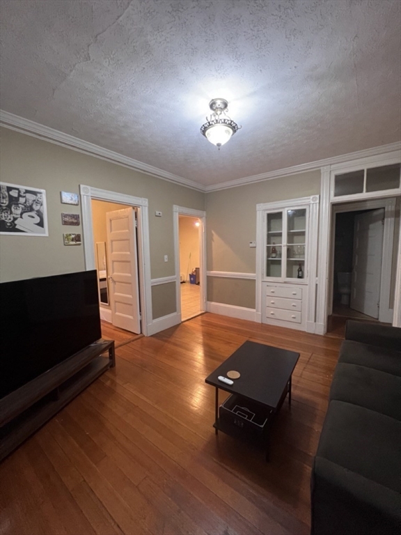 3 bed, 1 bath apartment for rent at 18 Homer Unit 1, Central Village — photo 6 of 14