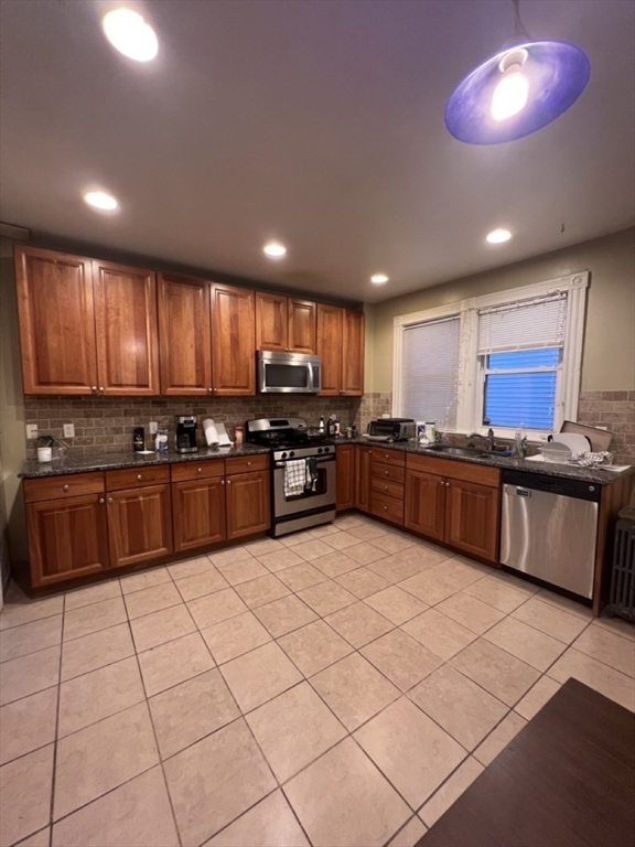 3 bed, 1 bath apartment for rent at 18 Homer Unit 1, Central Village — photo 1 of 14