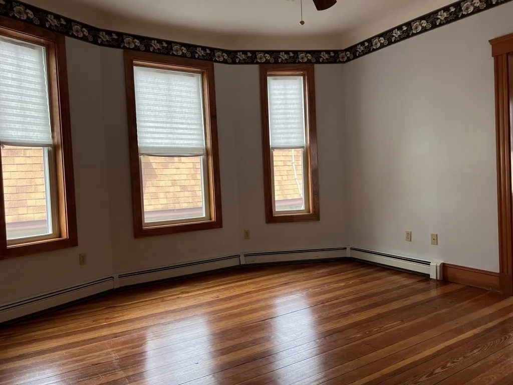 2 bed, 1 bath apartment for rent at 18 Houghton St Unit 1, Ward Two — photo 7 of 13