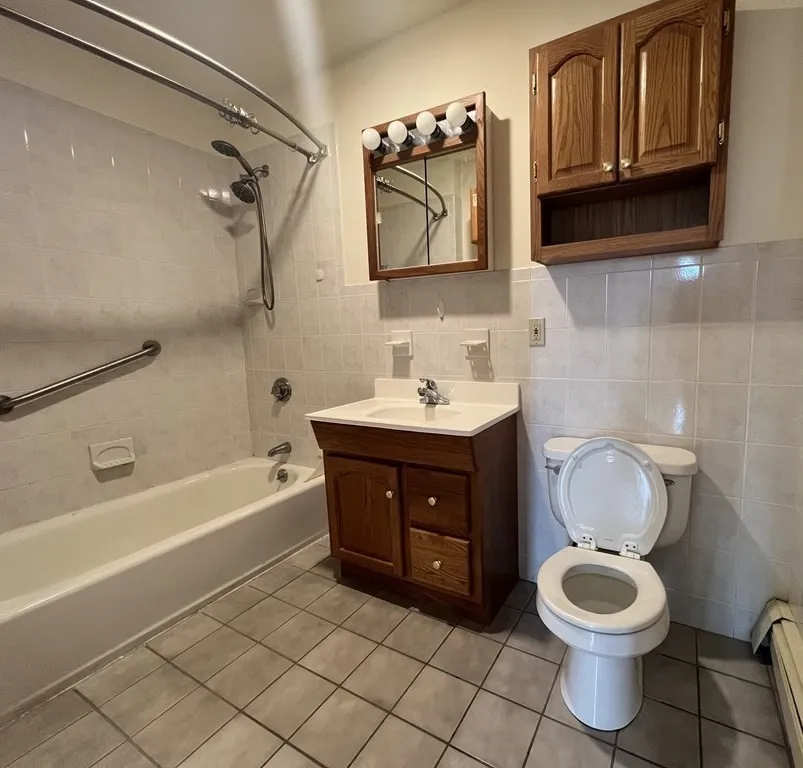 2 bed, 1 bath apartment for rent at 18 Houghton St Unit 1, Ward Two — photo 13 of 13