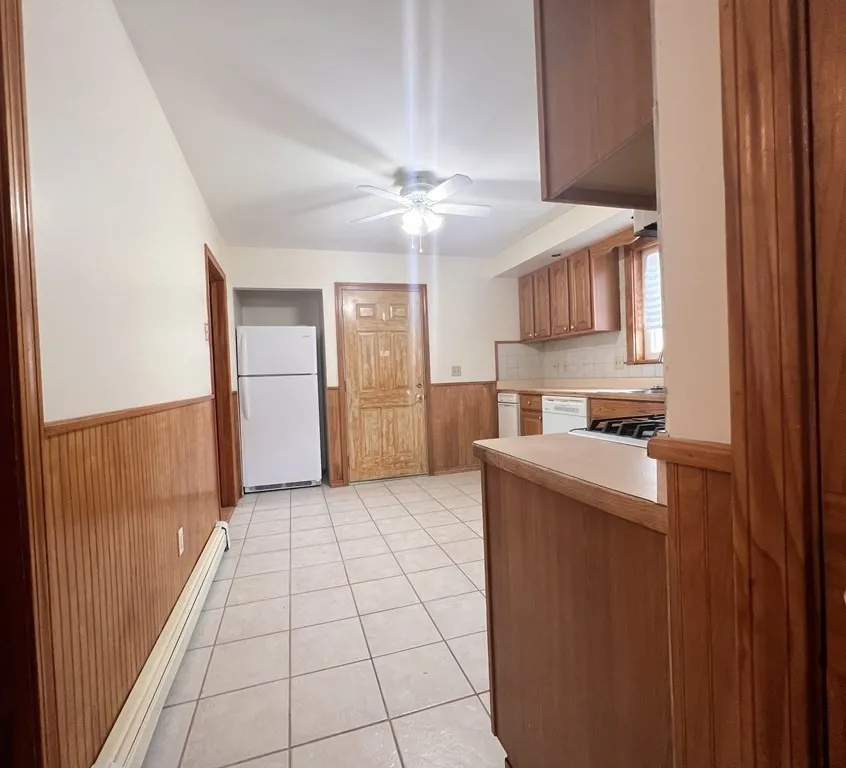 2 bed, 1 bath apartment for rent at 18 Houghton St Unit 1, Ward Two — photo 4 of 13