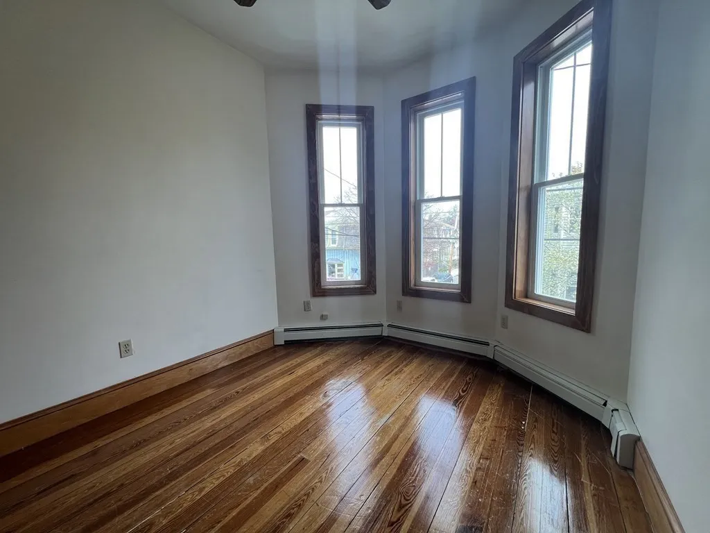 2 bed, 1 bath apartment for rent at 18 Houghton St Unit 1, Ward Two — photo 9 of 13