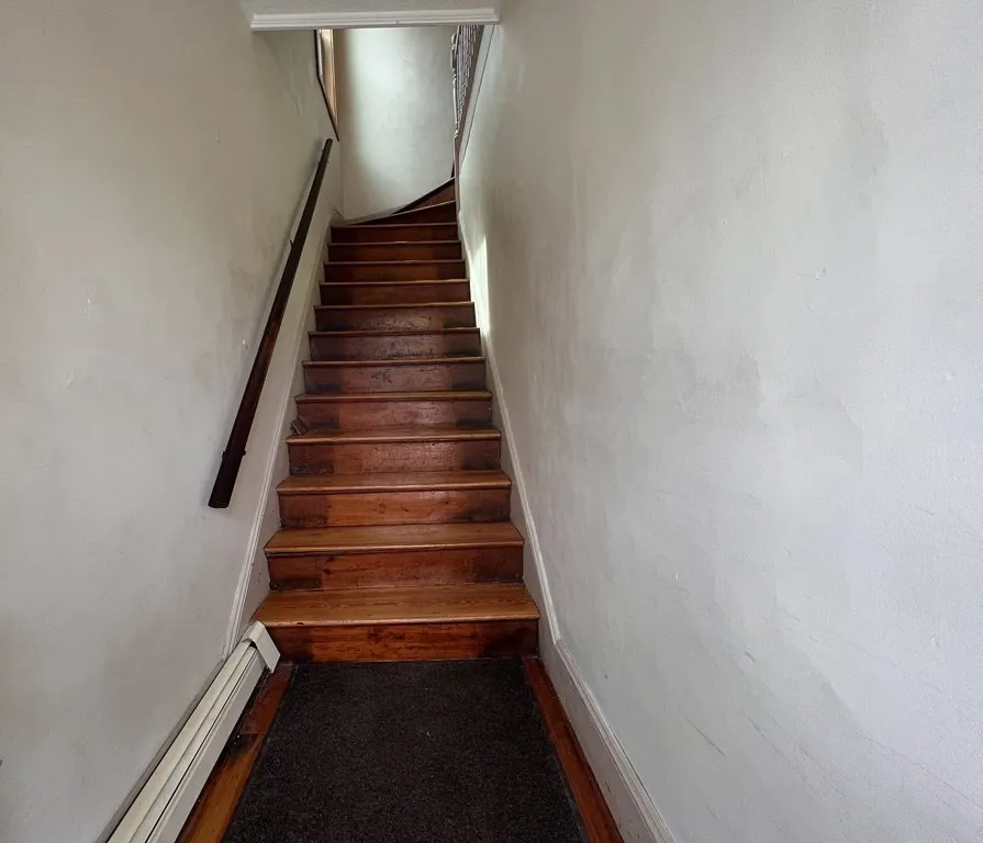 2 bed, 1 bath apartment for rent at 18 Houghton St Unit 1, Ward Two — photo 2 of 13