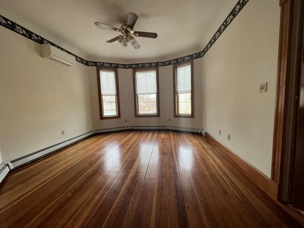 2 bed, 1 bath apartment for rent at 18 Houghton St Unit 1, Ward Two — photo 5 of 13