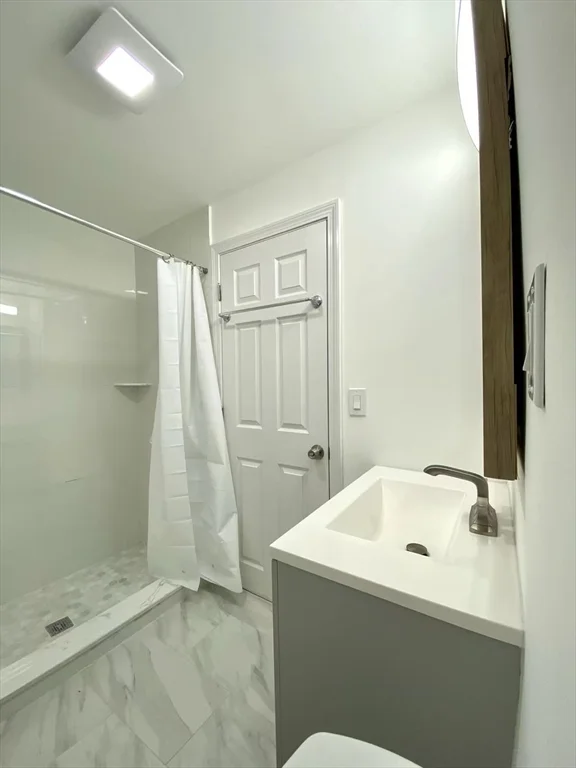 5 bed, 3 bath apartment for rent at 18 Howard Unit 1, Waltham — photo 9 of 13