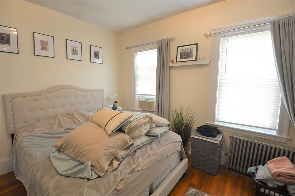 3 bed, 1 bath apartment for rent at 18 Hunnewell Ave Unit 2, Brighton — photo 6 of 17