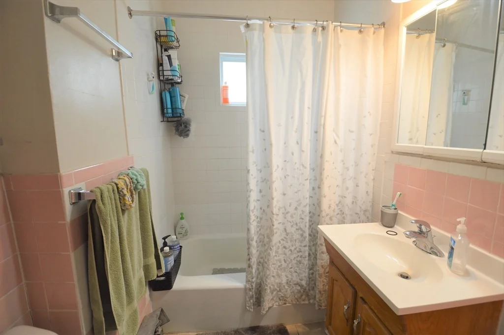 3 bed, 1 bath apartment for rent at 18 Hunnewell Ave Unit 2, Brighton — photo 15 of 17