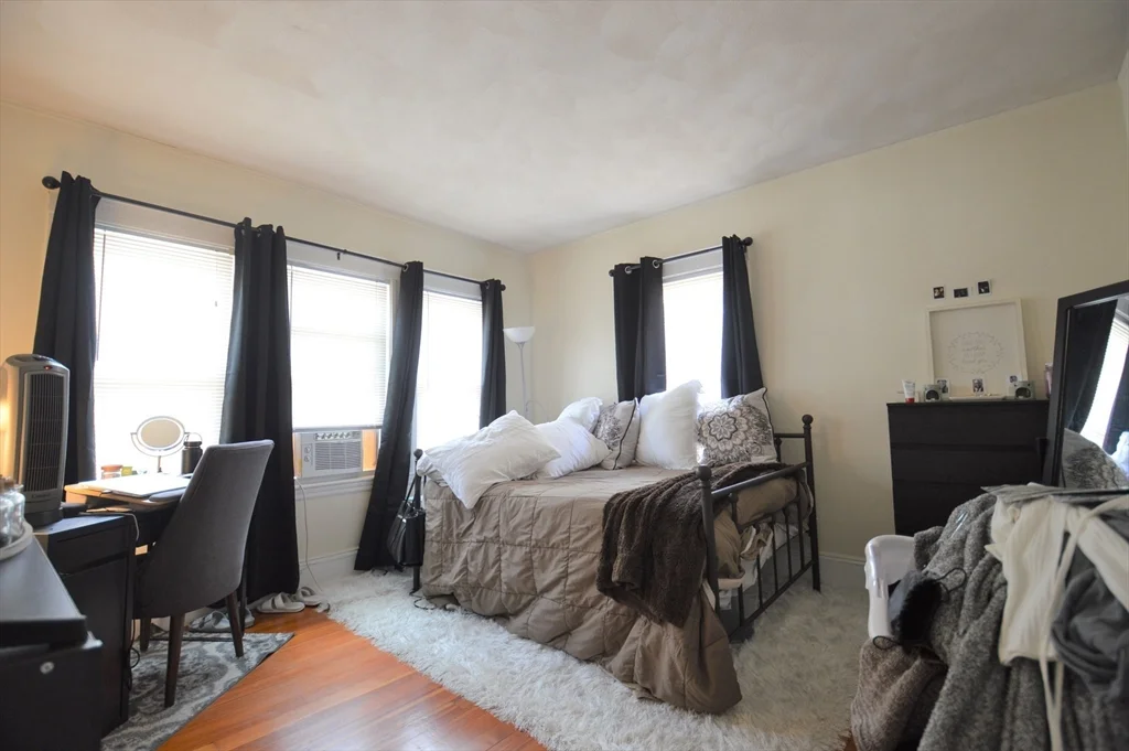 3 bed, 1 bath apartment for rent at 18 Hunnewell Ave Unit 2, Brighton — photo 7 of 17