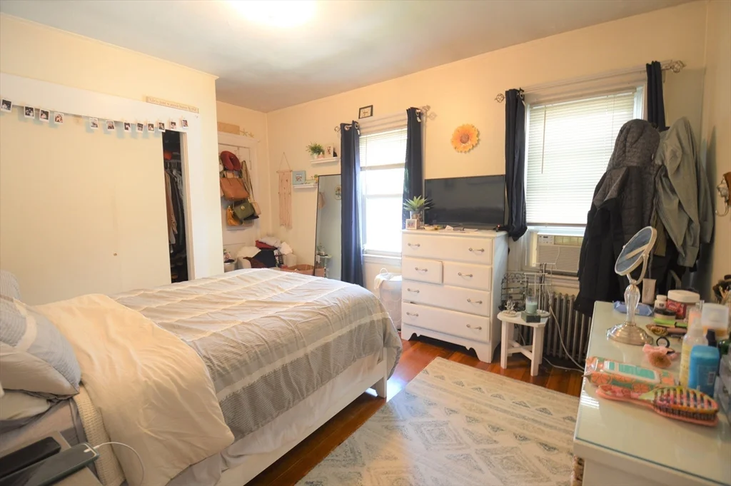 3 bed, 1 bath apartment for rent at 18 Hunnewell Ave Unit 2, Brighton — photo 10 of 17