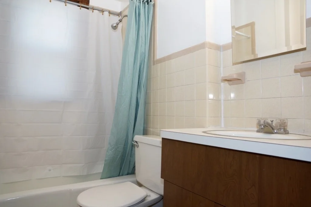 3 bed, 1 bath apartment for rent at 18 Indiana Ave Unit 1, East Somerville — photo 4 of 10