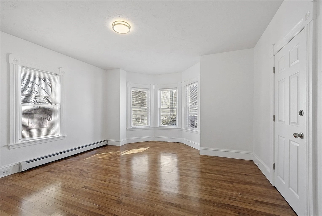 3 bed, 1 bath apartment for rent at 18 Ingalls St Unit 1, Worcester — photo 5 of 17