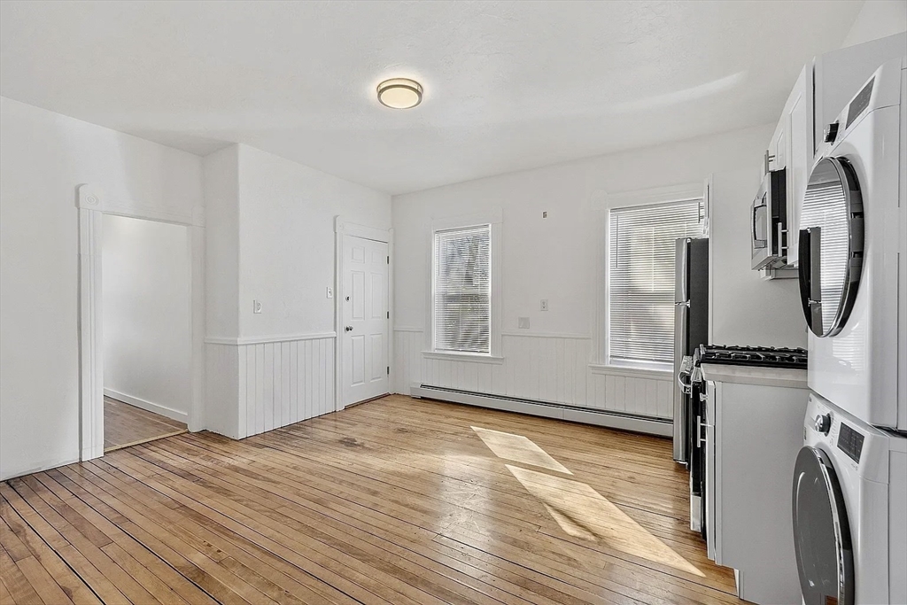 3 bed, 1 bath apartment for rent at 18 Ingalls St Unit 1, Worcester — photo 4 of 17