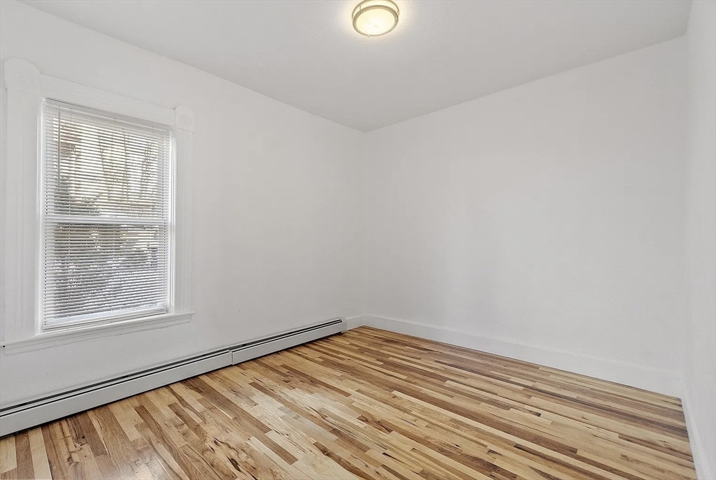3 bed, 1 bath apartment for rent at 18 Ingalls St Unit 1, Worcester — photo 13 of 17
