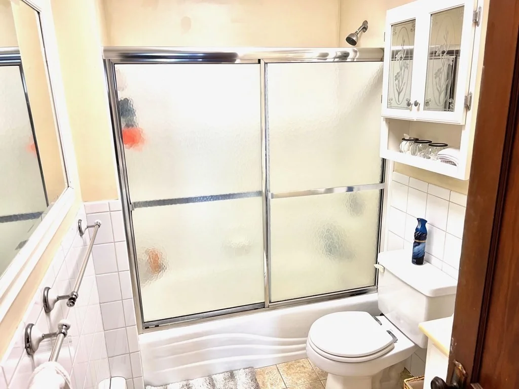 2 bed, 1 bath apartment for rent at 18 Irwin St Unit 3, Winthrop — photo 10 of 11