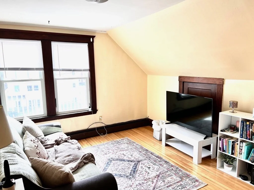 2 bed, 1 bath apartment for rent at 18 Irwin St Unit 3, Winthrop — photo 6 of 11