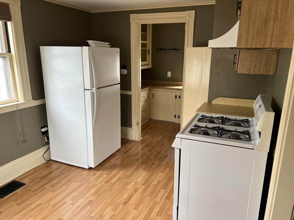 1 bed, 1 bath apartment for rent at 18 James Ave Unit 1, Winthrop — photo 2 of 12