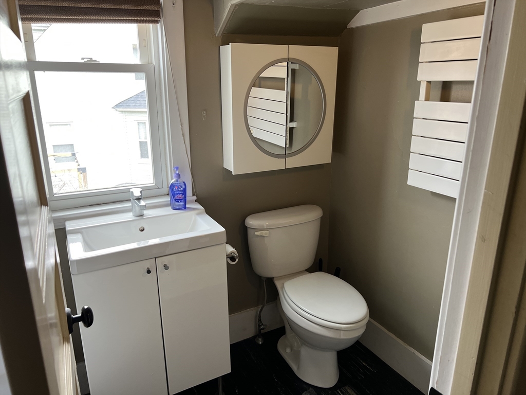 1 bed, 1 bath apartment for rent at 18 James Ave Unit 1, Winthrop — photo 7 of 12