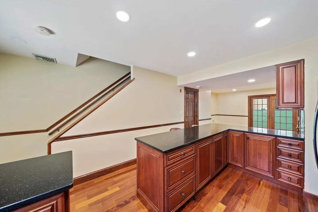 2 bed, 1 bath apartment for rent at 18 Jay St Unit 18, Cambridge — photo 2 of 22