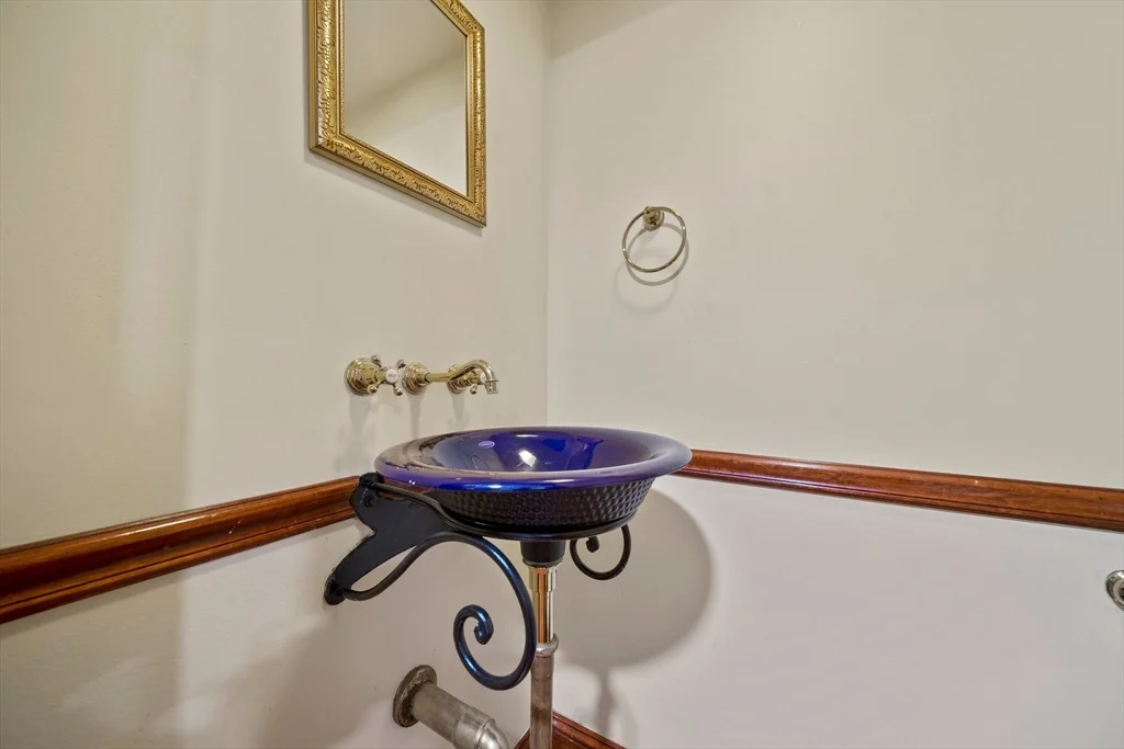 2 bed, 1 bath apartment for rent at 18 Jay St Unit 18, Cambridge — photo 9 of 22