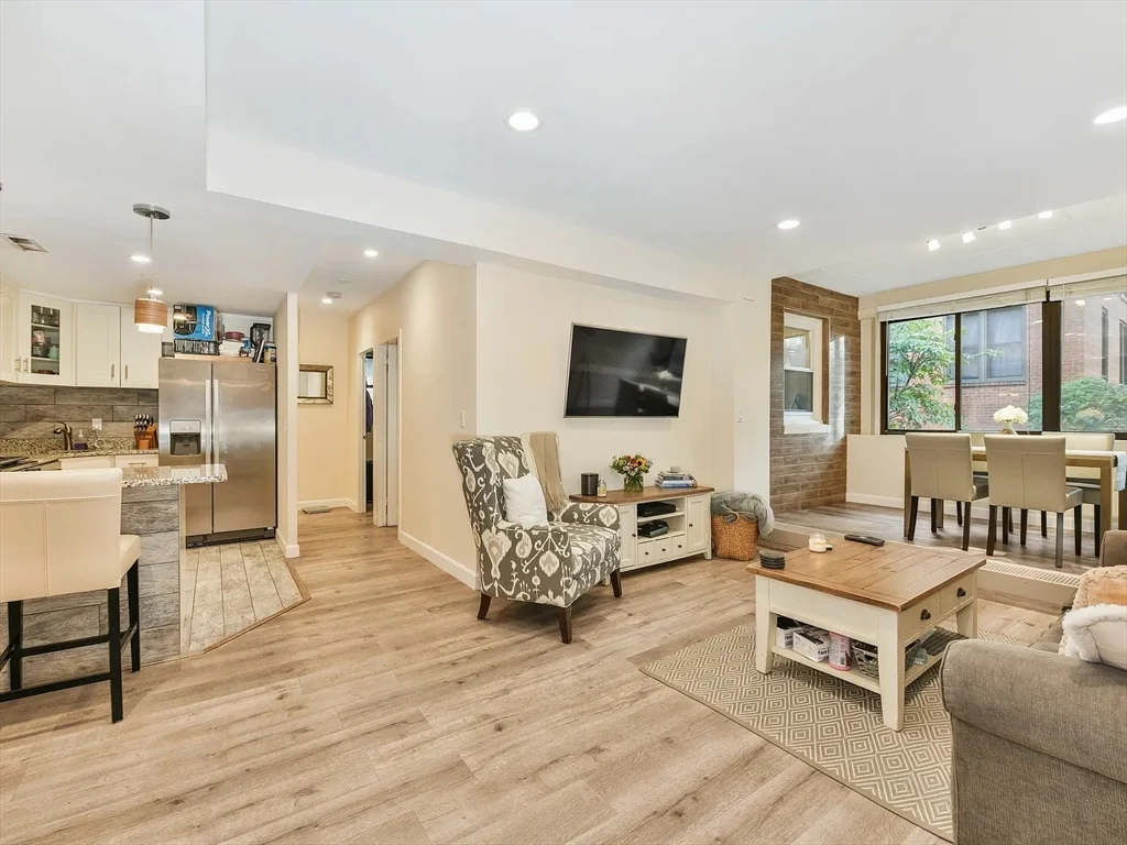 2 bed, 1 bath apartment for rent at 18 Juniper St Unit 47, Coolidge Corner — photo 1 of 11