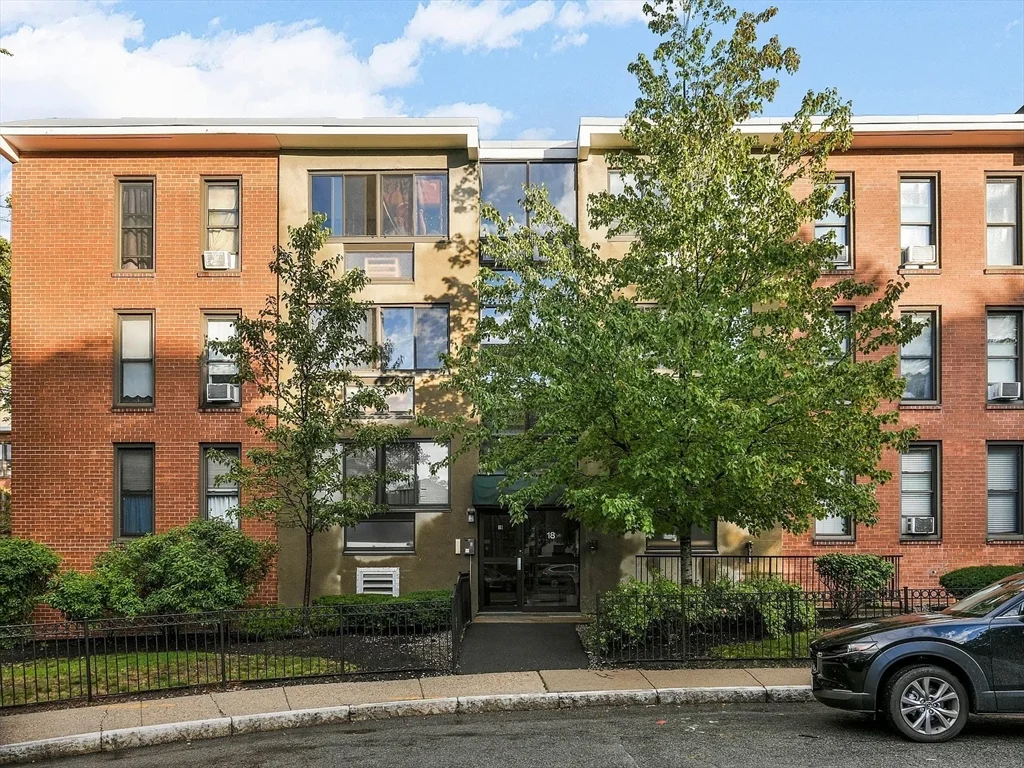 2 bed, 1 bath apartment for rent at 18 Juniper St Unit 47, Coolidge Corner — photo 10 of 11